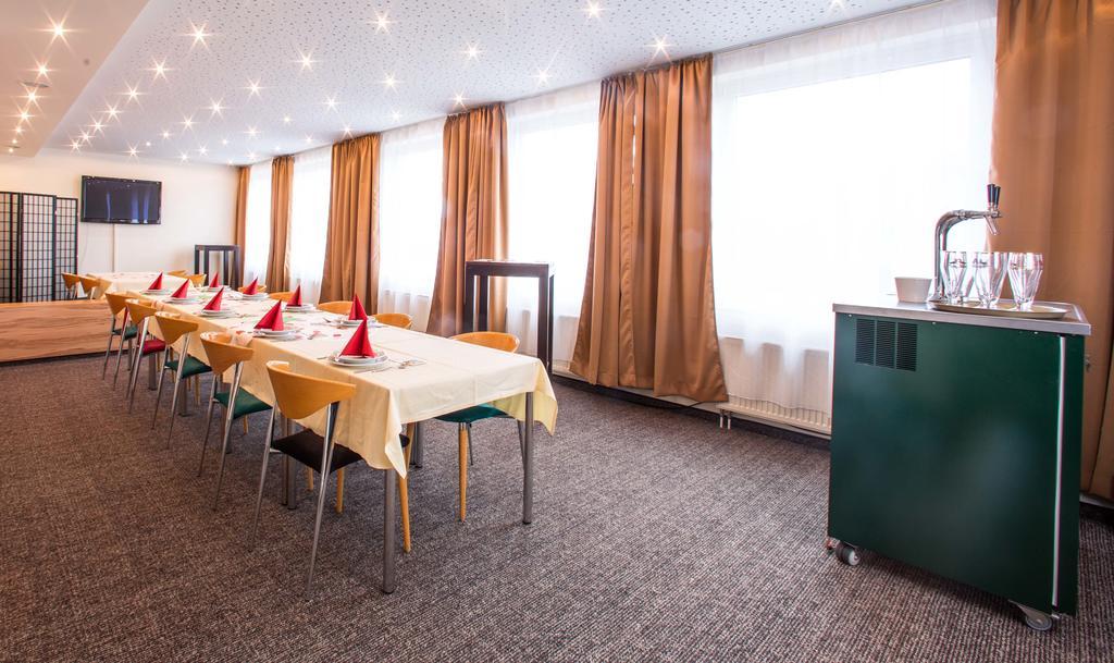 Hotel An Der Waldstrasse Groß-Zimmern Εξωτερικό φωτογραφία